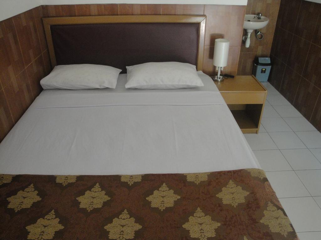 Hotel Ratih Mataram Habitación foto
